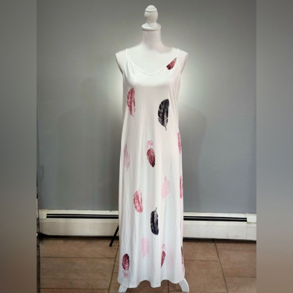 SALE! White Unbranded Feather Pattern Slipdress/Nightgown Size S